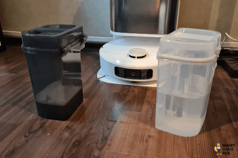 The dirty water tank of the Dreame L10s Ultra can be seen close up.